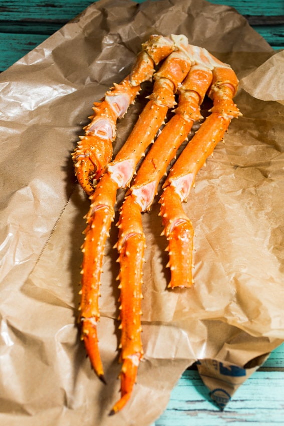 Avocado Crab Cake Sliders  | girlinthelittleredkitchen.com