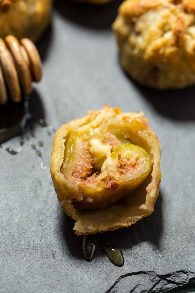 Brie Stuffed Figs Puff Pastry Bites | grilinthelittleredkitchen.com