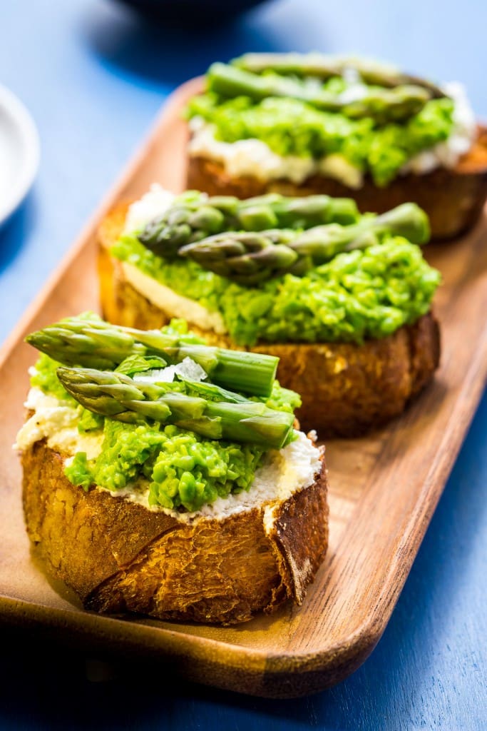 Spring Pea and Asparagus Crostini | girlinthelittleredkitchen.com